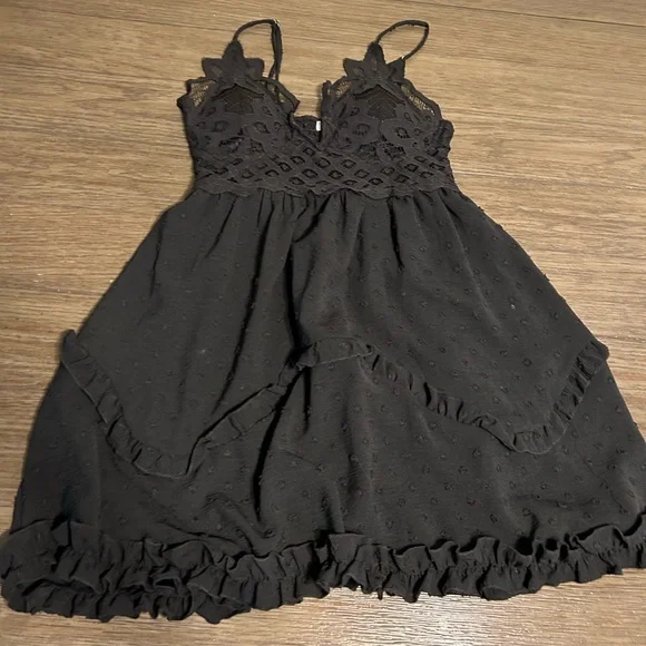 black lace dress nude shoes Vintage Nude and Black Lace Dress - S